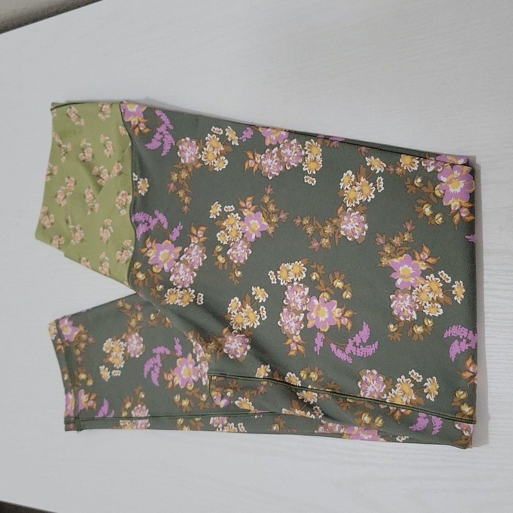 Offline by Aerie Leggings Real Me 7/8 Hi-Rise Medium Short Inseam Floral Cottage